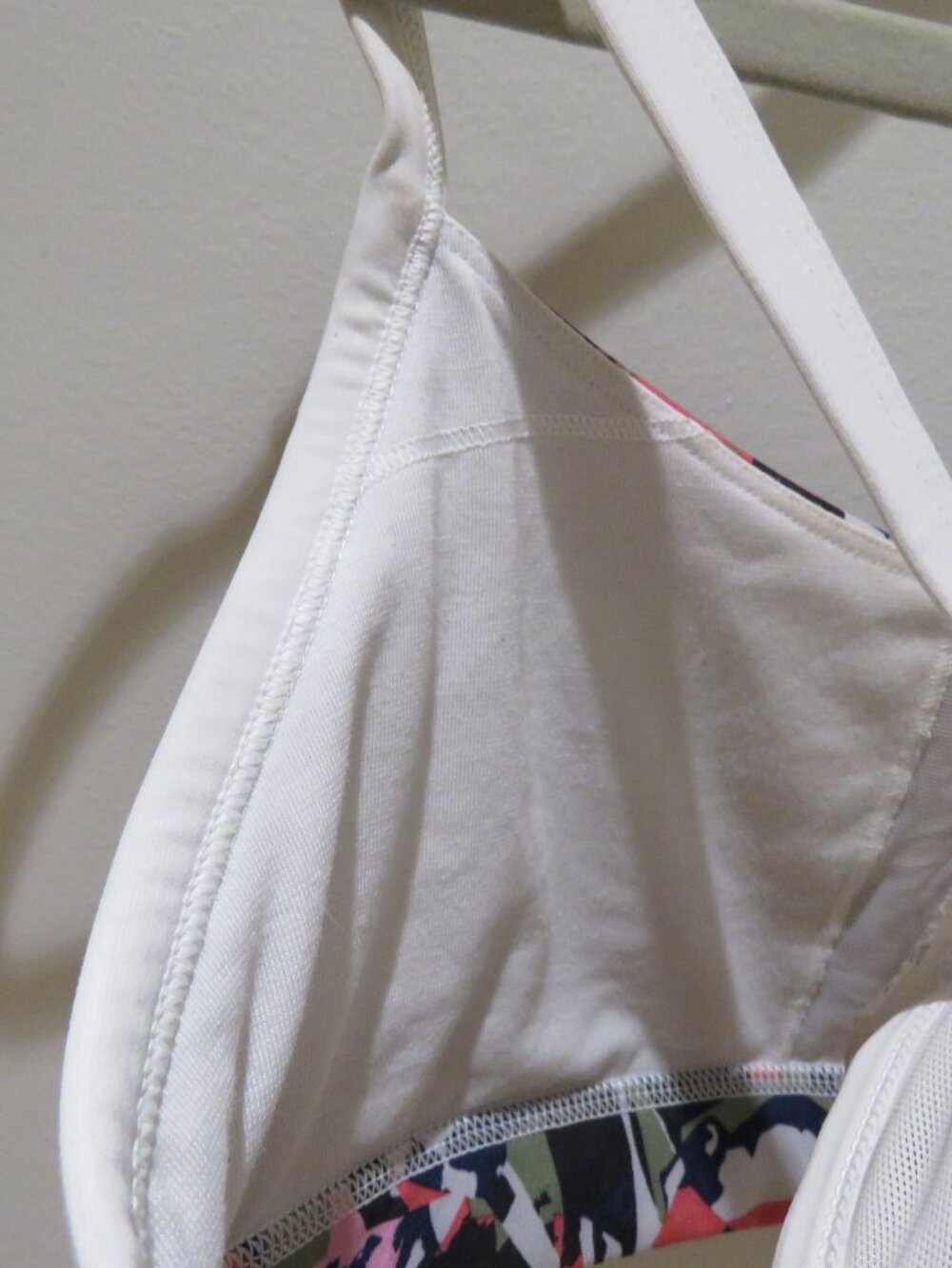 LULULEMON Rise and Run Bra Mini Pop Cut Boom Juice Multi / White Size 8 - Picture 8 of 10